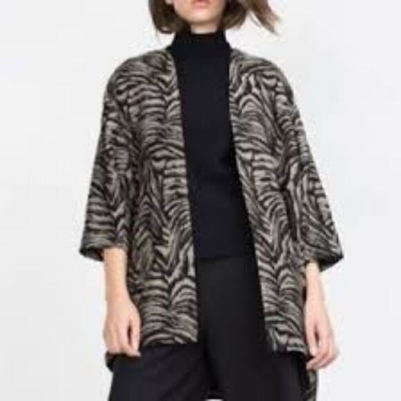 Zara Jackets & Blazers - Zara Zebra Print Woven Kimono Open Jacket. Size M.